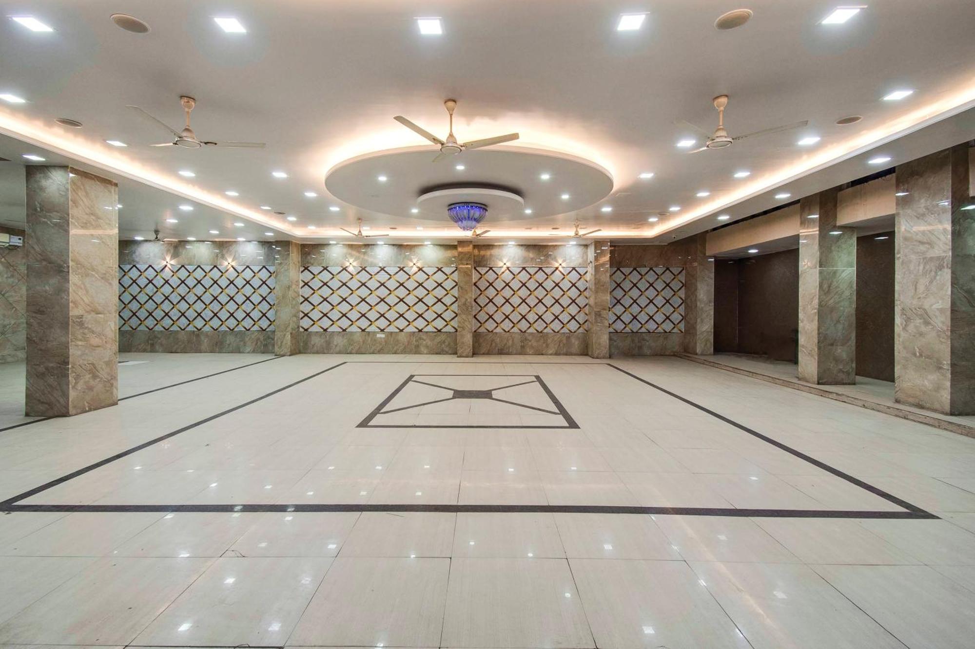 Capital O Pink Peral Hotell Jaipur Exteriör bild