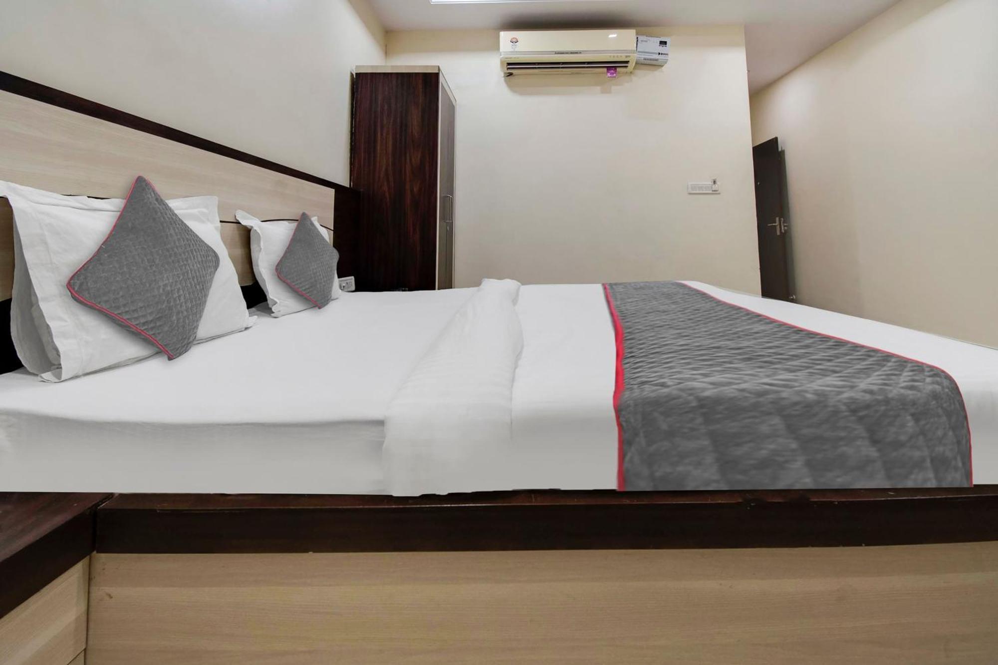 Capital O Pink Peral Hotell Jaipur Exteriör bild